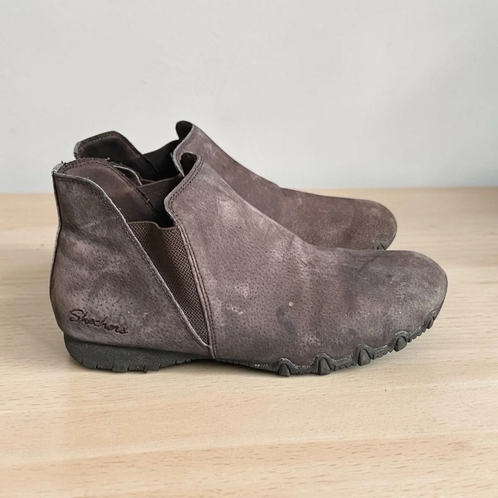 Skechers Ankle Chelsea Booties 8.5 EU 38.5 Taupe Suede Leather Flat Everyday